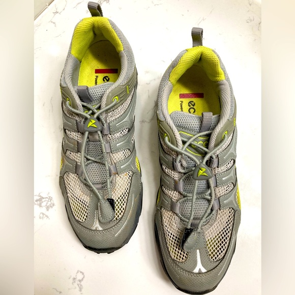 ecco athletic shoes
